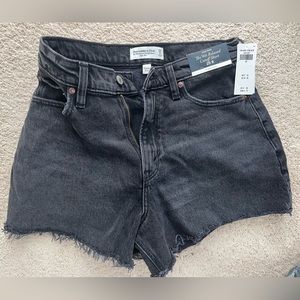 NWT. Abercrombie and fitch cut off black shorts, size 28